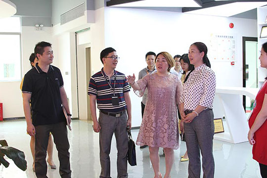 航城街道党工委书记王立萍一行莅临酷游九州参观考察！